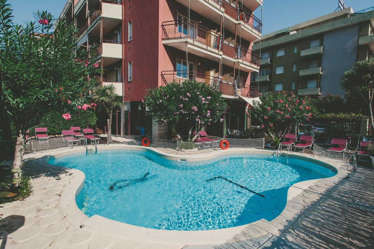 Ligure Residence Pietra Ligure Bagian luar foto