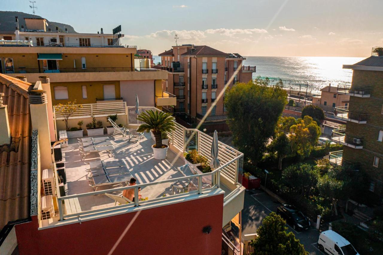 Ligure Residence Pietra Ligure Bagian luar foto