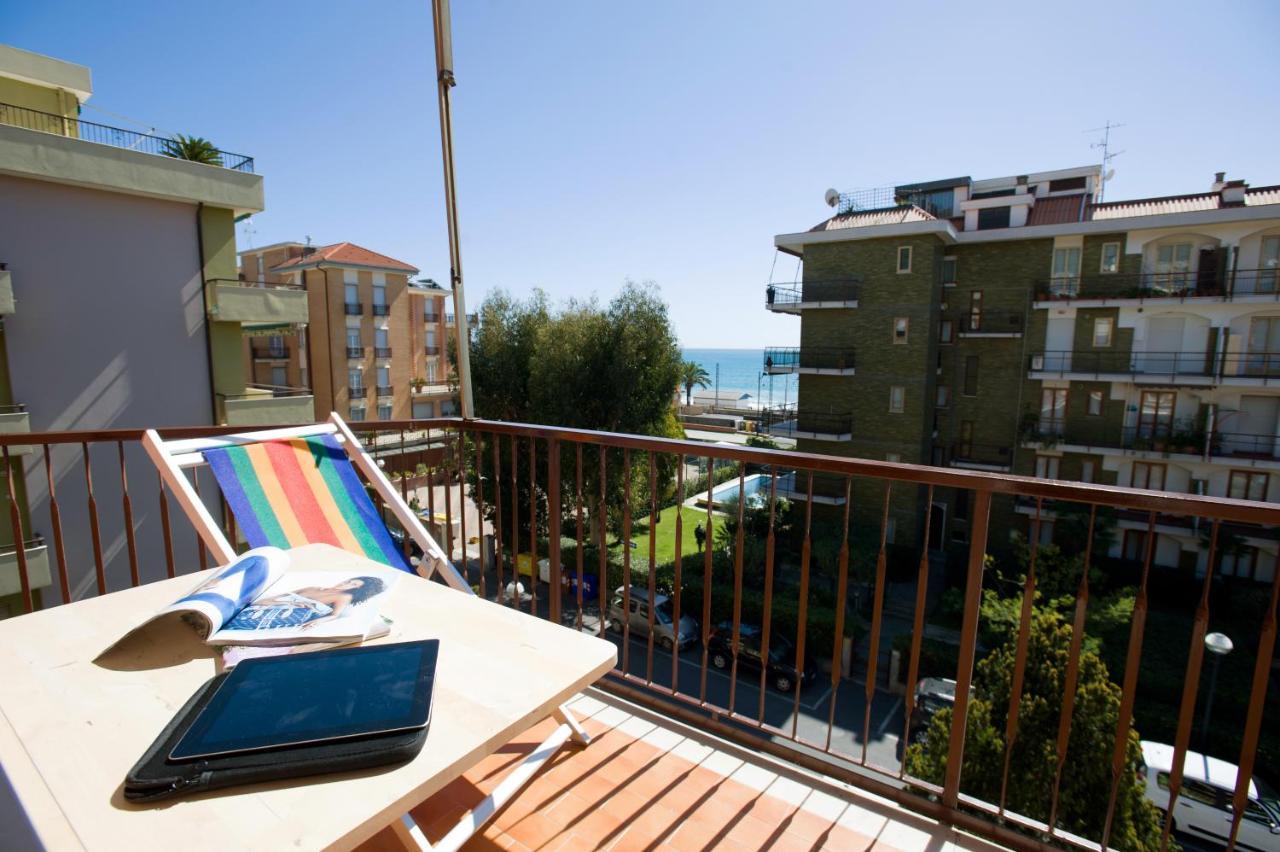 Ligure Residence Pietra Ligure Bagian luar foto