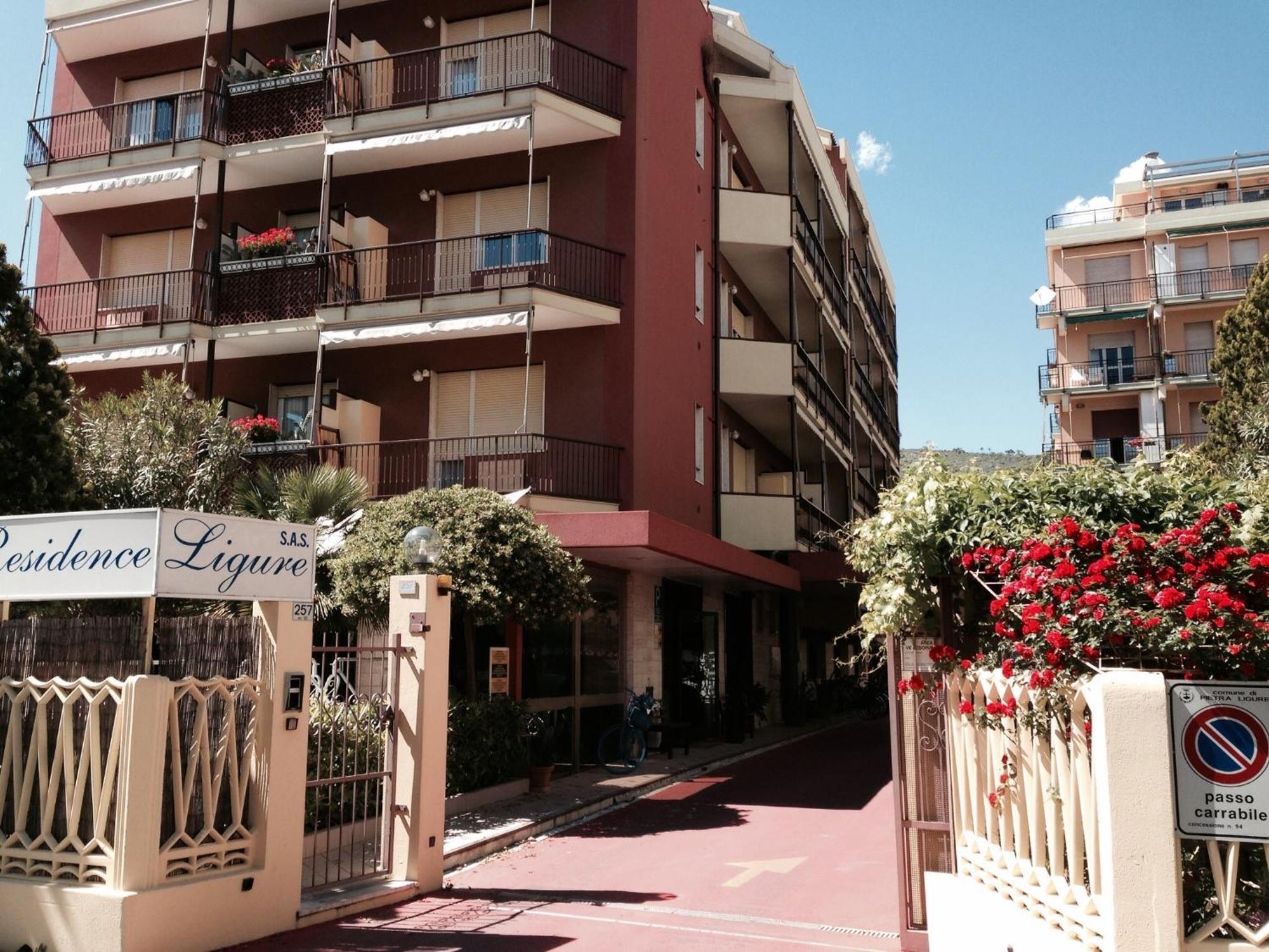 Ligure Residence Pietra Ligure Bagian luar foto