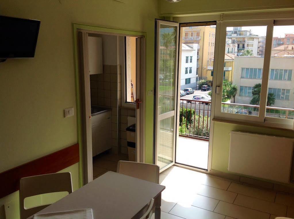 Ligure Residence Pietra Ligure Bagian luar foto
